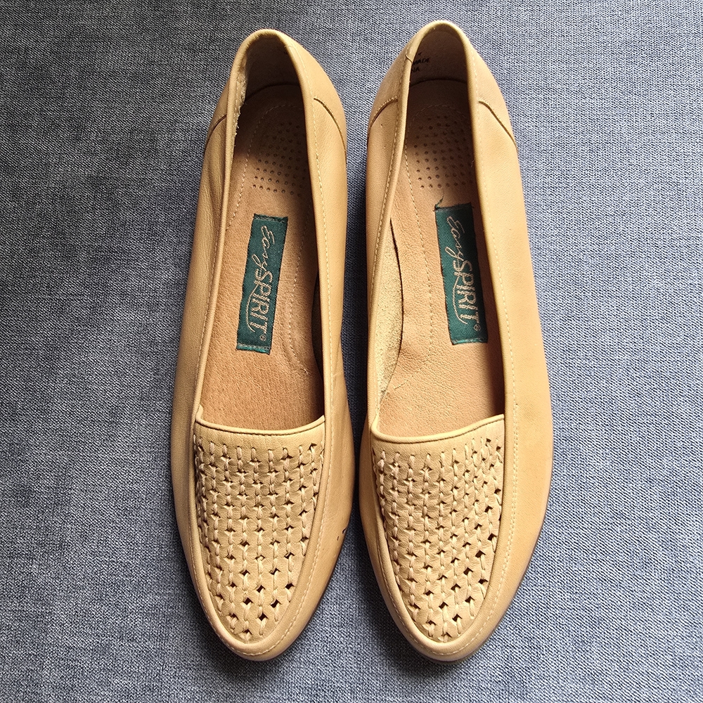 Easy Spirit Women’s Leather Flats Loafers Woven Toe Comfort Anti-Shock Size 5.5M
